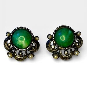 Vintage Green Cabochon Clip on Earrings